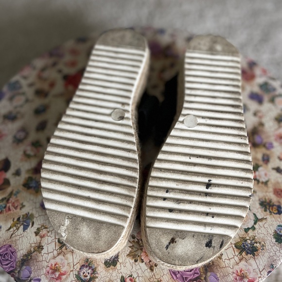 Madden Girl Sandals 8 - Picture 3 of 3